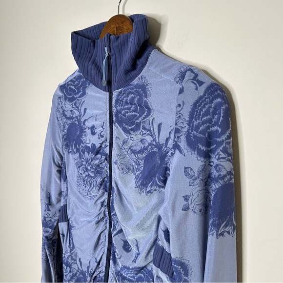 Lululemon Raja Jacket Reversible Night Market  Floral or Solid Periwinkle Size 4 - Picture 9 of 13